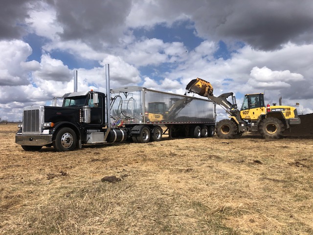 compost-loading